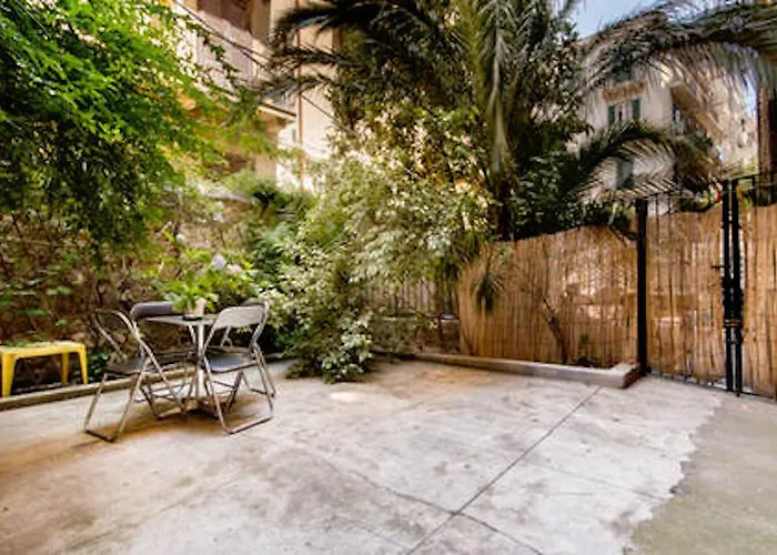 アパート Sofia's House